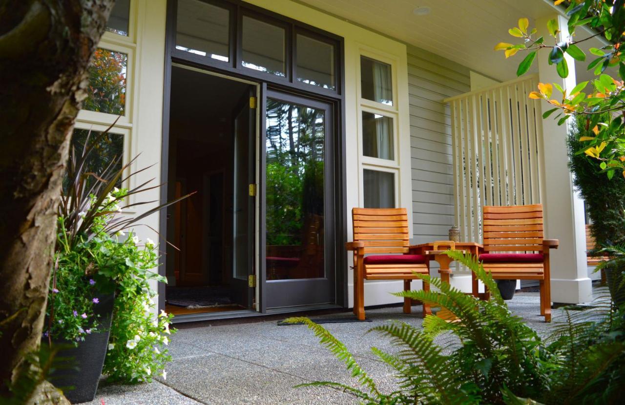 Woodstone Manor Inc. Hotel Sturdies Bay Exterior photo